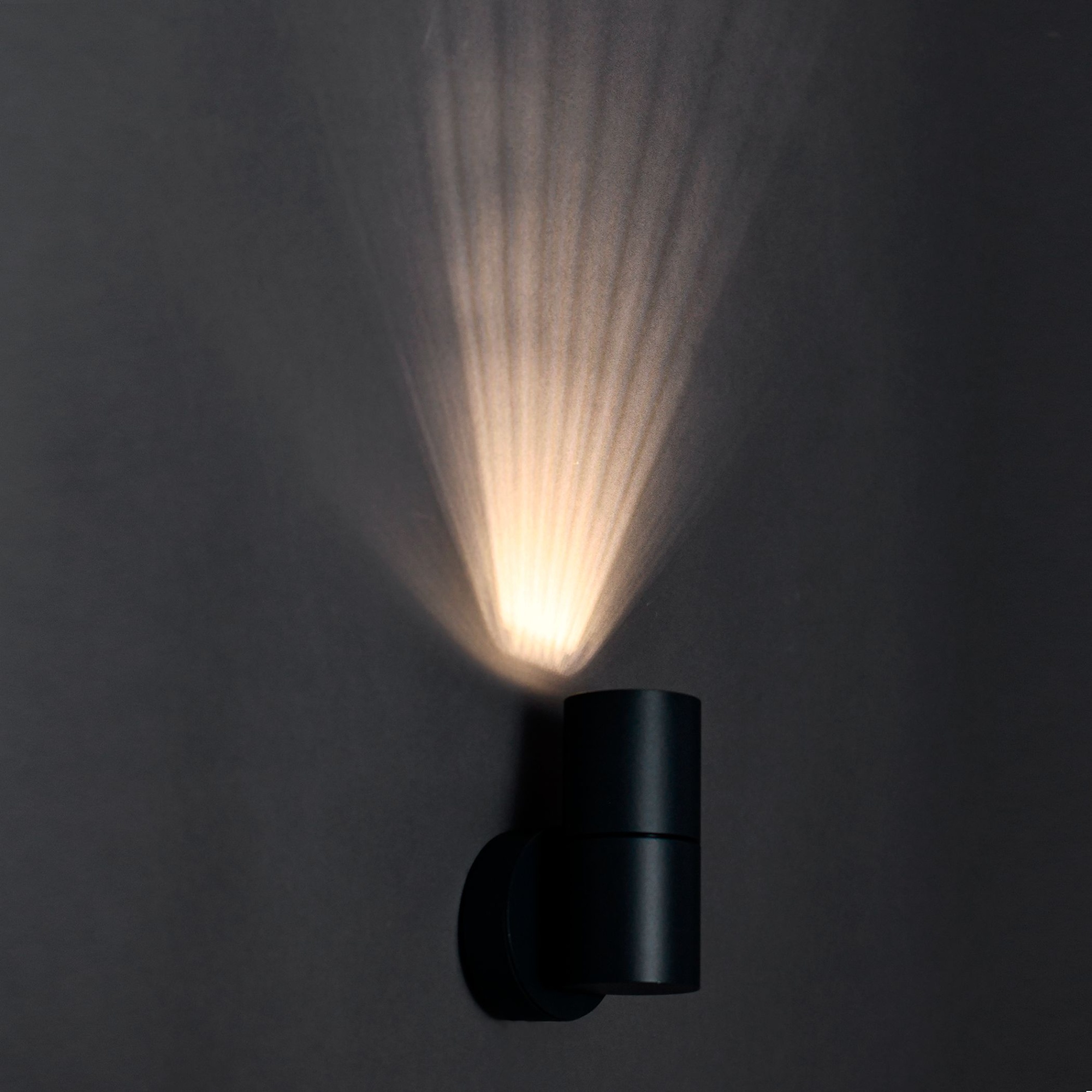 LIGHTING Светильник уличный 5112 настенный под лампу GU10 IP65 черный IEK