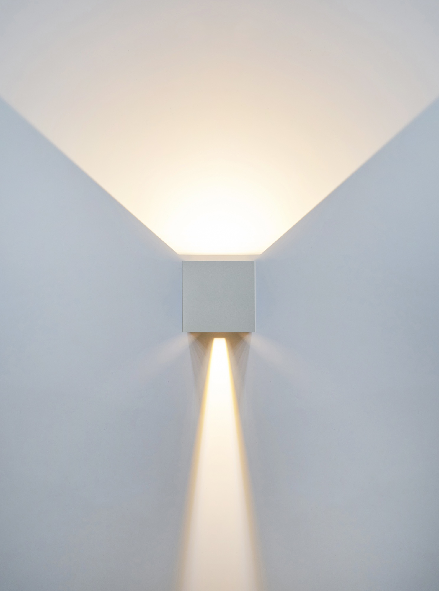 LIGHTING Светильник уличный светодиодный 5111 настенный 6Вт 4000К IP65 белый IEK